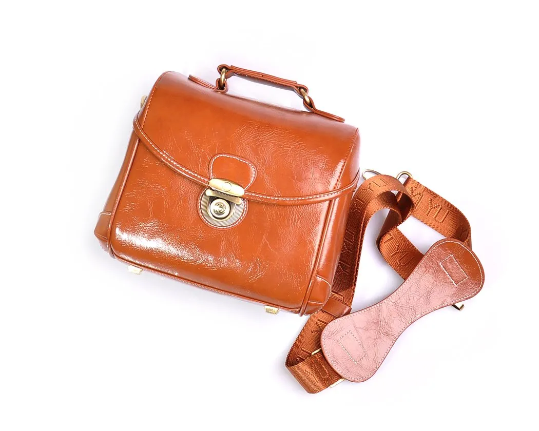 Classic DSLR Leather Shoulder Bag with Detatchable Strap - Light Brown