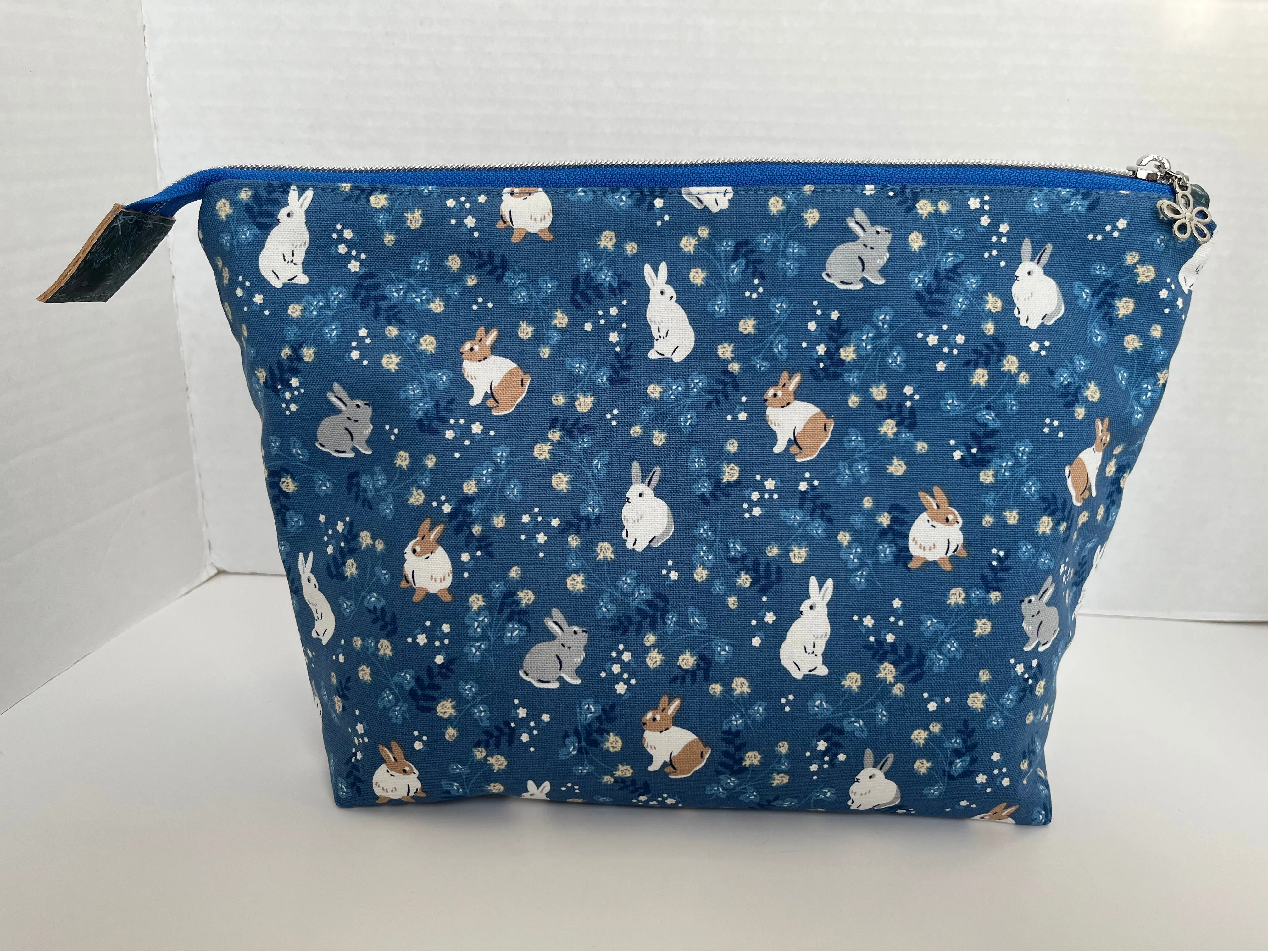 Cute Rabbits Large Cosmetics Bag, Toiletry Bag, Project Bag