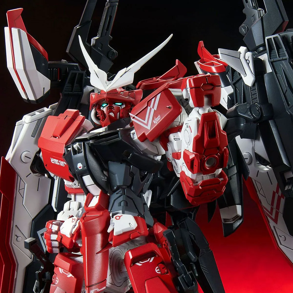 Gundam 1/100 MG Seed Astray MBF-02VV Gundam Astray Turn Red Model Kit