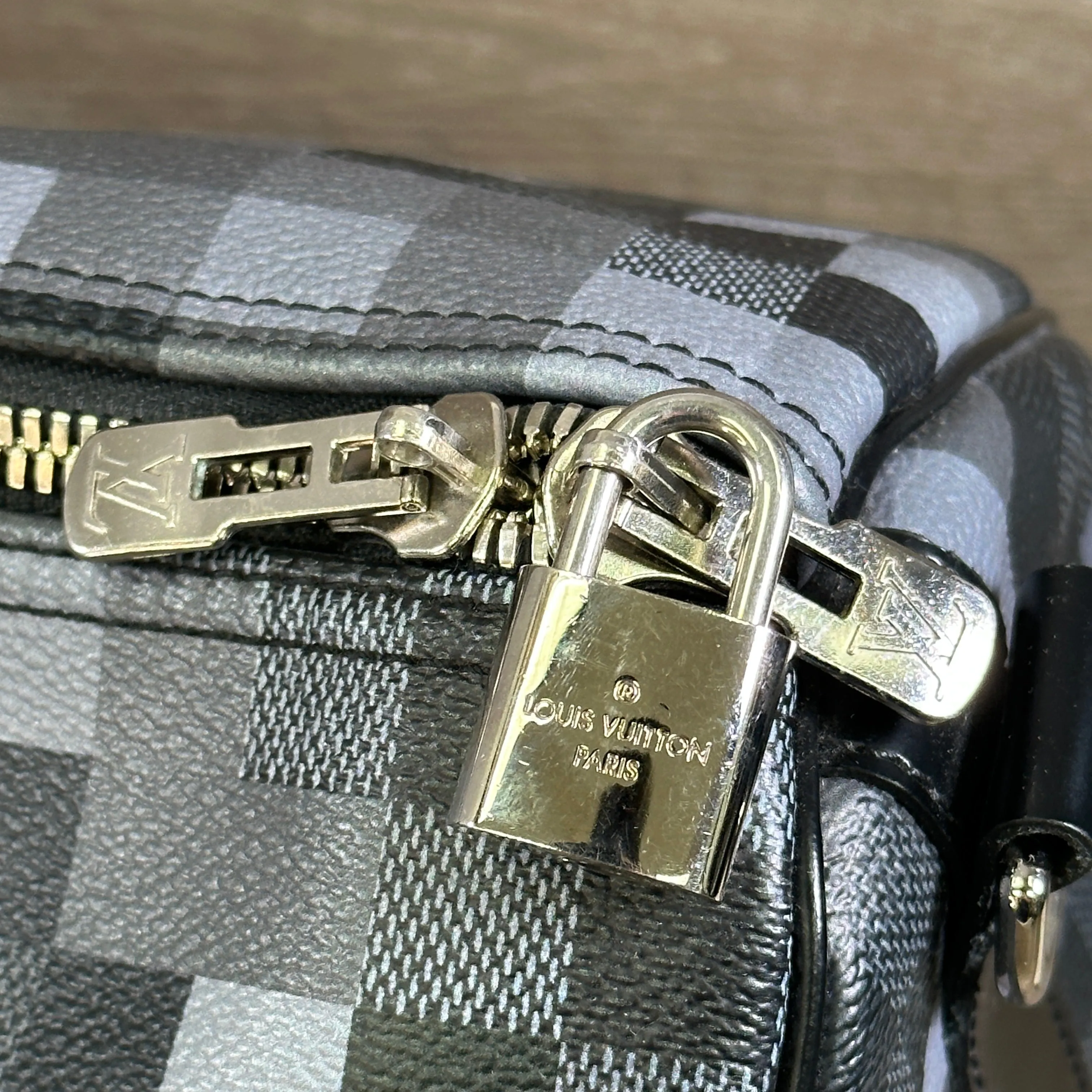 Louis Vuitton Keepall Bandoulière 55 Damier Graphite Pixel