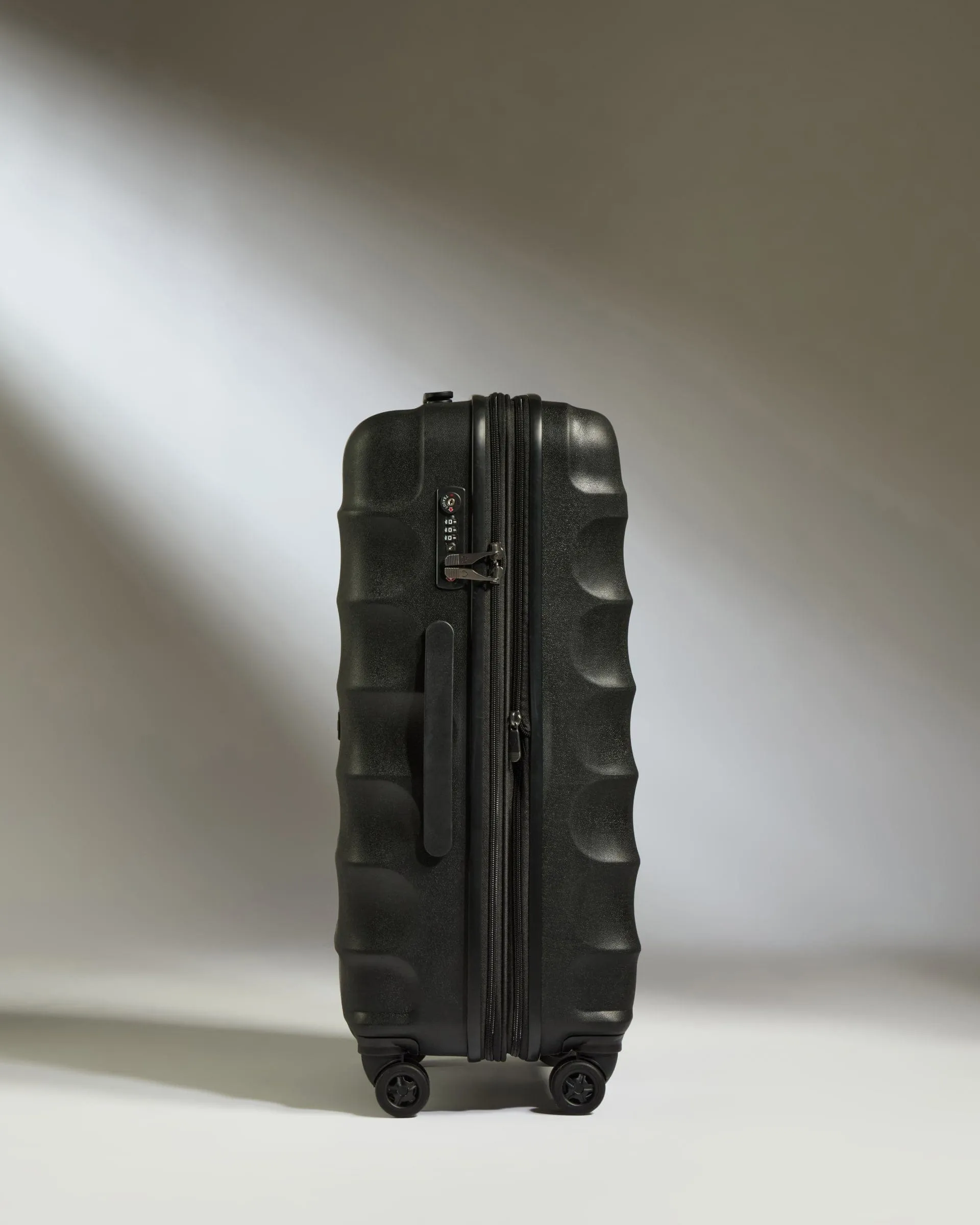 Medium Suitcase in Black - Juno