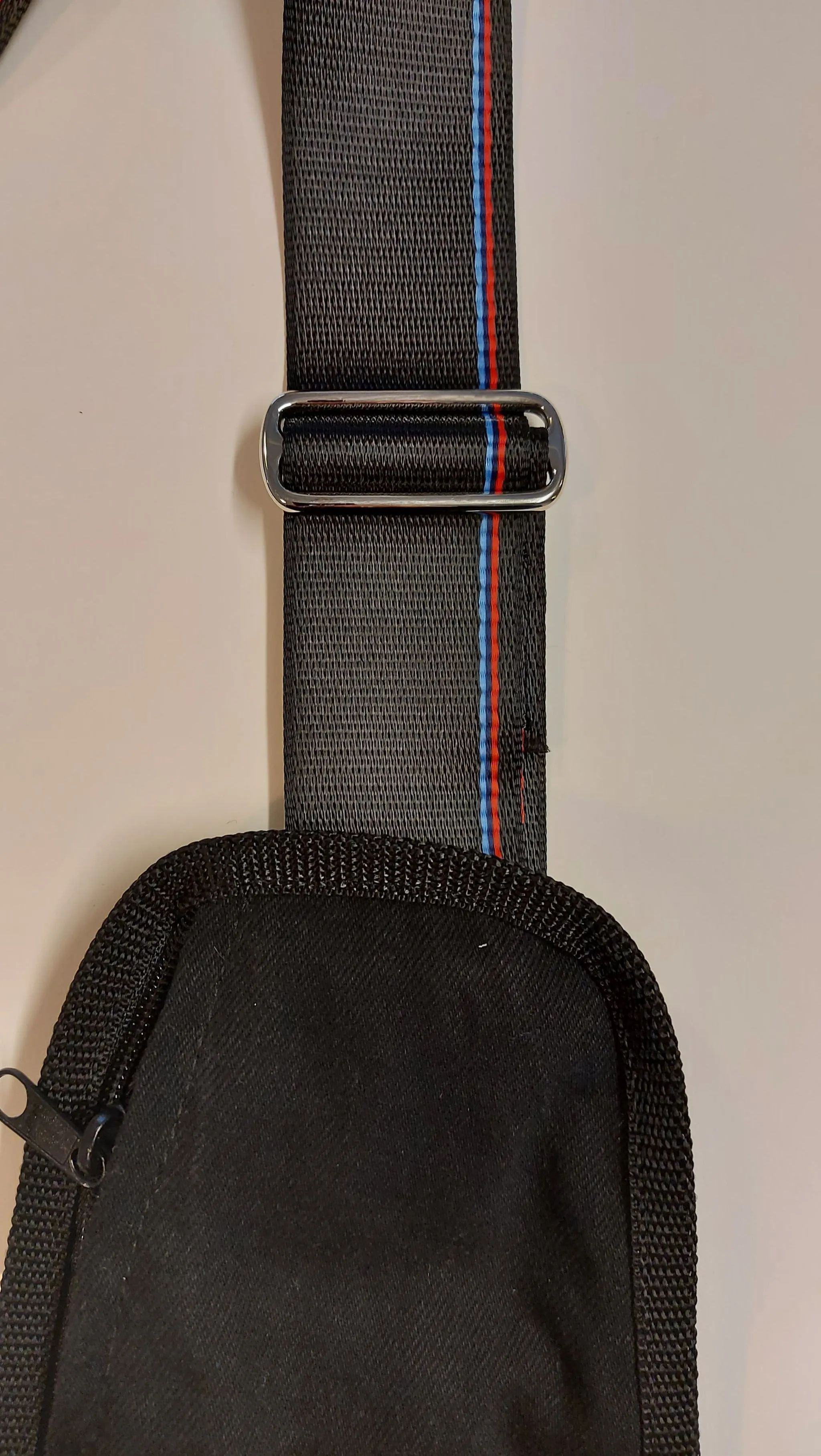 THE CROSS BODY (BLACK)