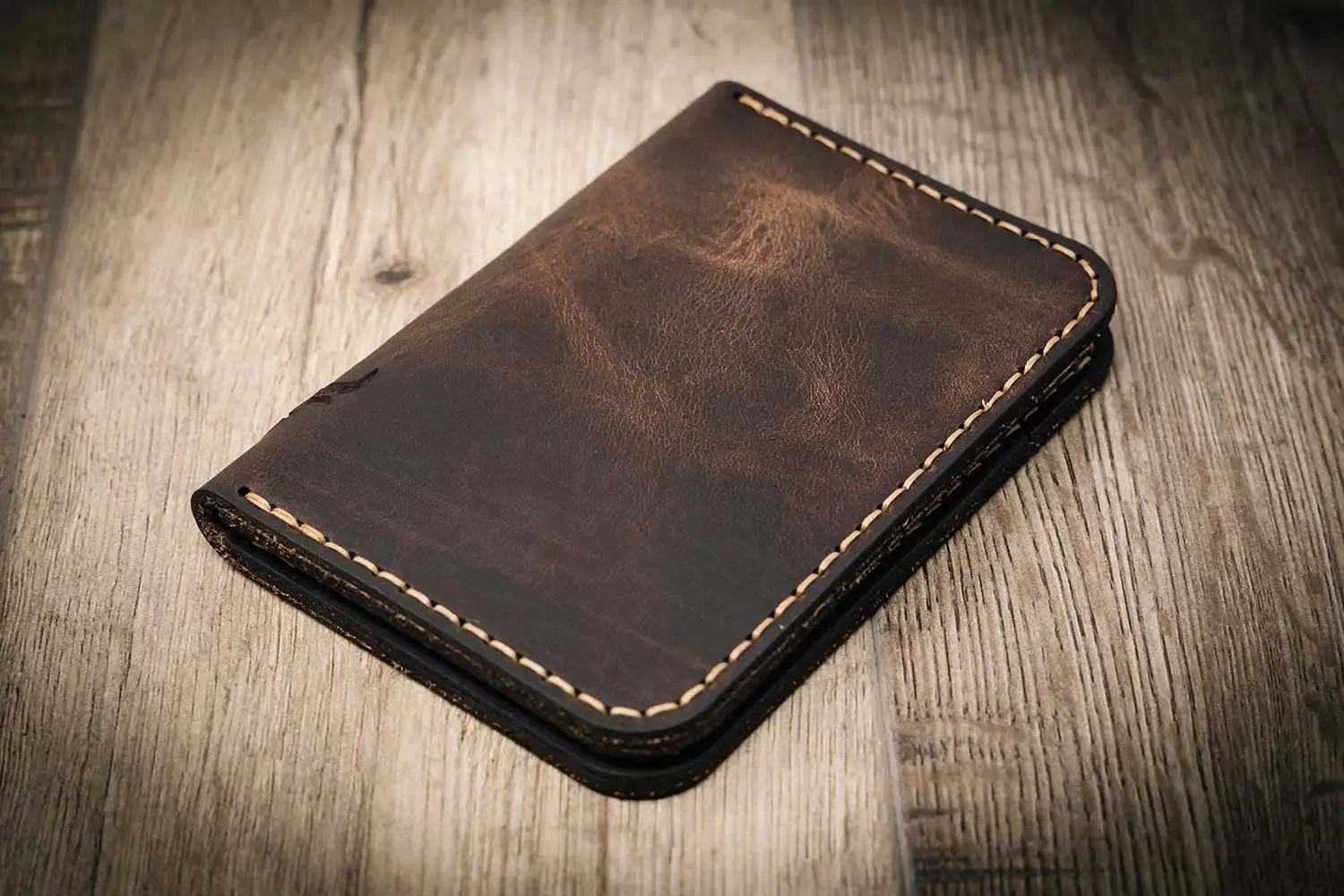 The Tyler Vertical Wallet - Walnut Brown